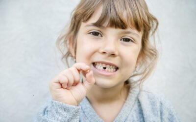 Cosa fare se a tuo figlio si rompe o scheggia un dente?